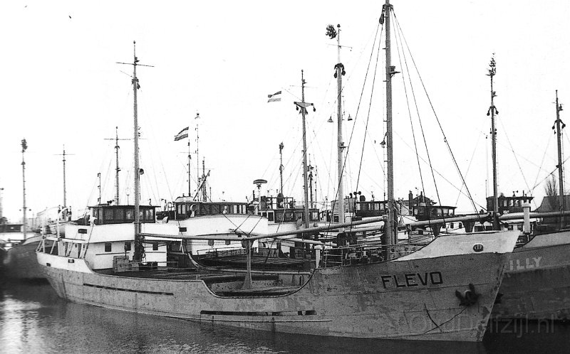 Kerst voor kustvaart in Delfzijl 2.jpg